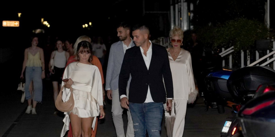 Beograđani u nju gledali kao hipnotisani: Džepna Venera u miniću bacila sve u trans (FOTO)