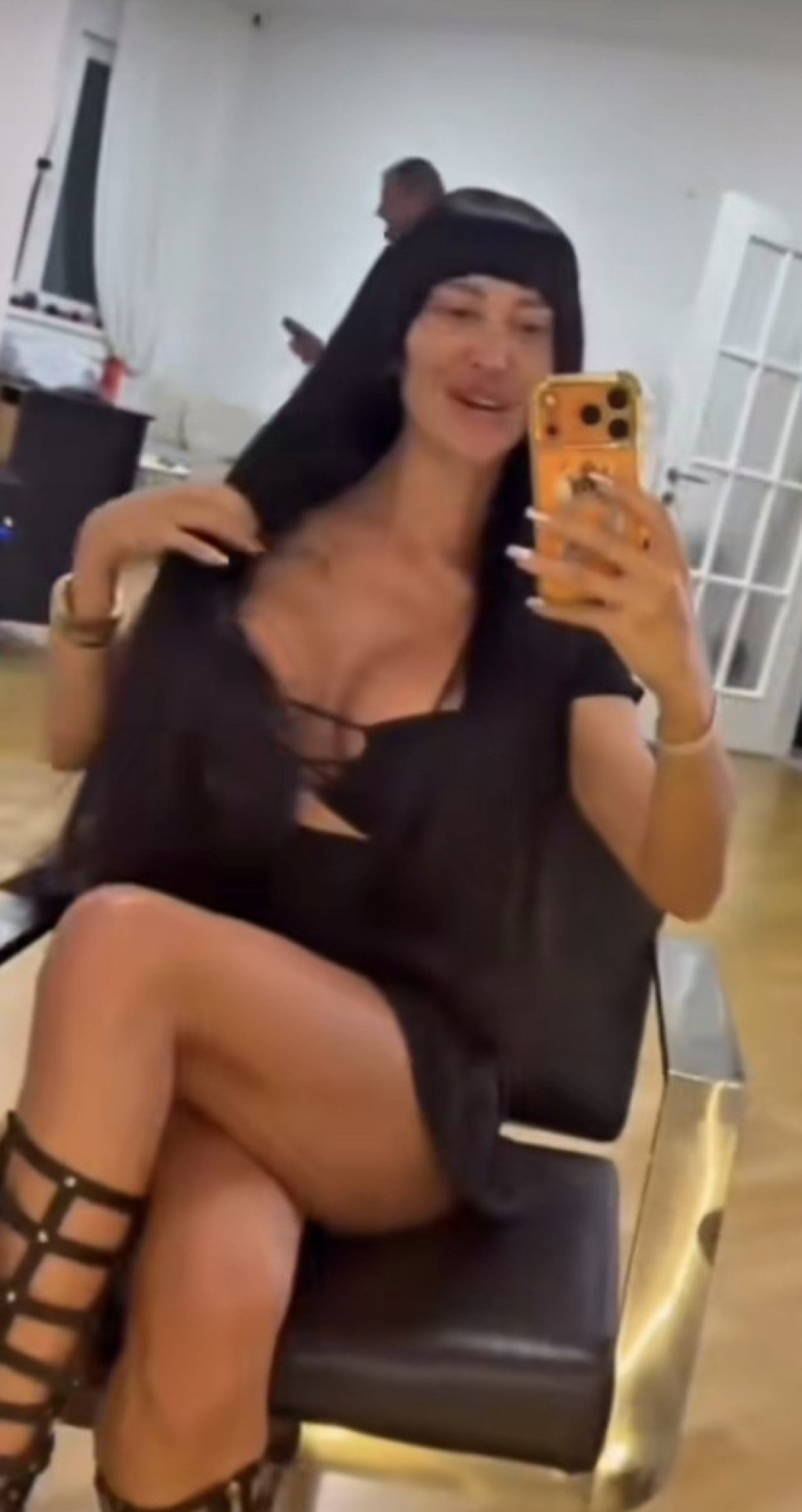 "Mitar Mirić i ona kao brat i sestra": Starleta servisirala lice, a zbog transformacije je razapeli na mrežama (FOTO)