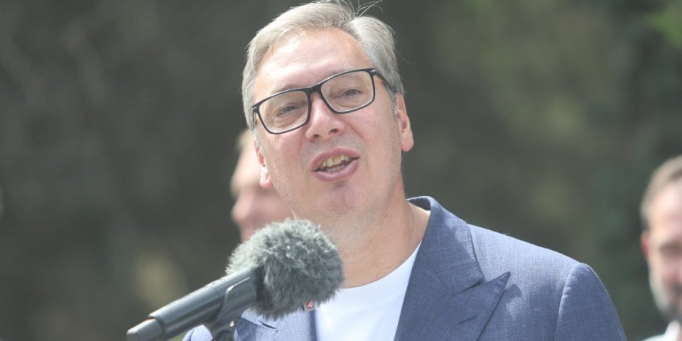 Vučić čestitao odbojkašicama Srbije na osvojenoj bronzanoj medalji na Evropskom prvenstvu