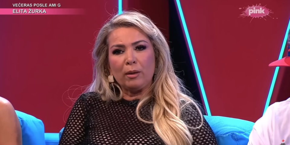 Od bola u nozi do jezive dijagnoze! Pevačica (45) prikovana za krevet: "Ležiš i čekaš...."
