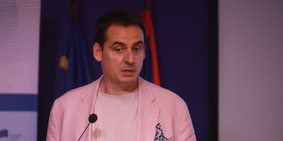 Kesićeve baljezgarije koštaju pola miliona evra?! Novi vlasnik presekao: Učinak emisije marginalan - troškovi se ne mogu opravdati