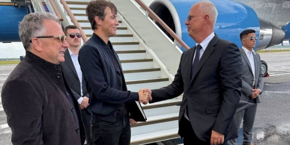 Počinju sudbinski sati? Prizor na aerodromu Vnukovo sve govori! (FOTO)