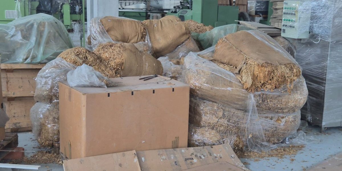 pronađeno 13,5 tone duvana u ilegalnom magacinu