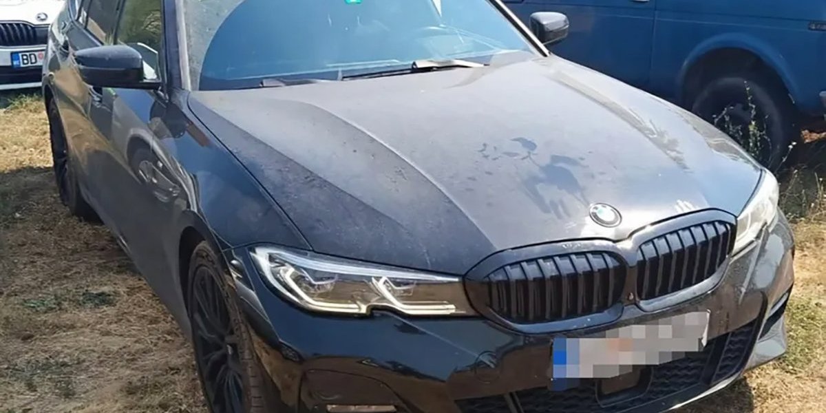 Zaplenjen automobil