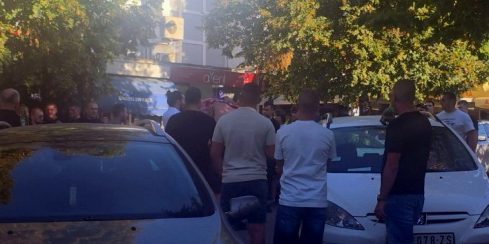 Lete šamari ispred "Marakane": Navijači Zvezde udarili ženu, a potom skinuli dres bratskog kluba Partizana