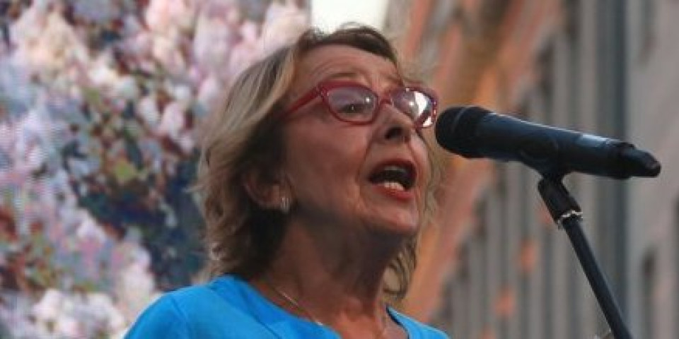 Narode, da li je ovo uopšte moguće?! Blokaderska glumica Ceca Bojković na N1 i Novoj S izvređala narod Srbije - A onda...