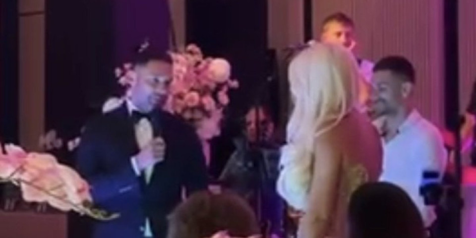 "A tebi mama hvala..." Palo priznanje i to na bitan dan: Duško se pred svima zahvalio Jeleni, a onda je pao i poljubac! (VIDEO)