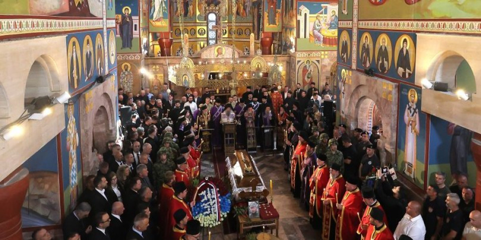 Da srce pukne! Reči patrijarha Porfirija o generalu Mladiću kidaju dušu
