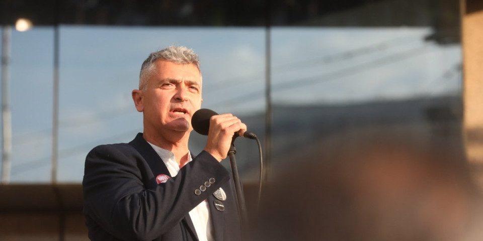 Srdanović opasno šmercuje struju! Šok i neverica - Pogledajte šta je objavljivao na mrežama prvi na blokaderskoj listi