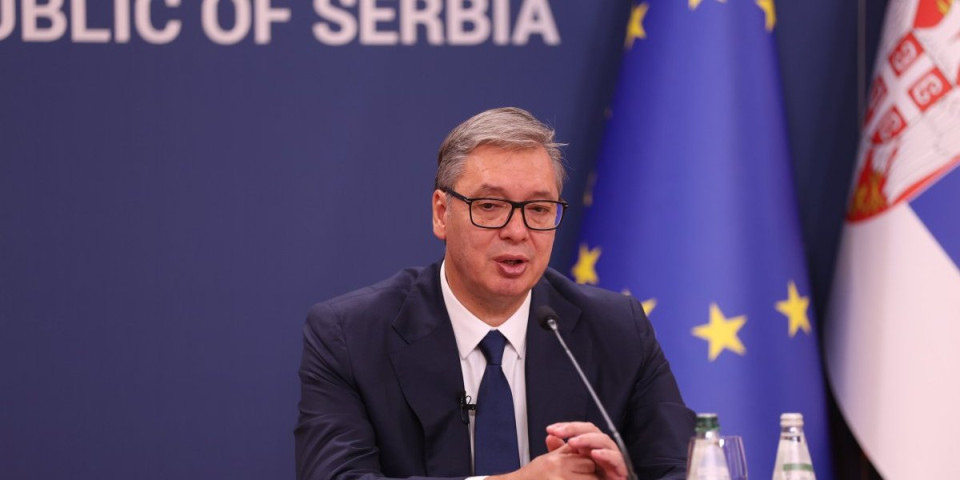 Vučić večeras u 18:30 u Nacionalnom dnevniku na TV Pink! Predsednik Srbije govoriće o svim aktuelnim temama