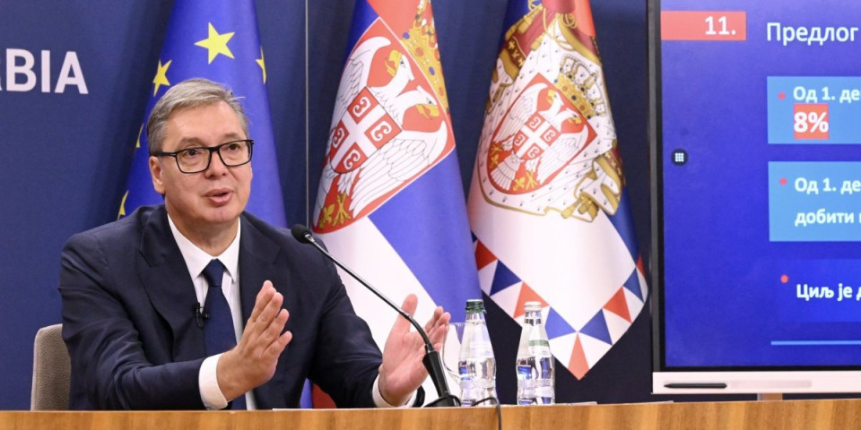 Penzioneri, zaslužili ste! Vučić se obratio građanima, pa poručio - "Svojom borbom i radom zavredili ste sve" (VIDEO)
