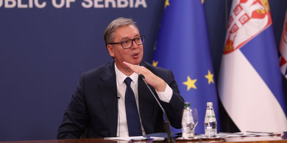 Lansirana umobolna teorija! Koju drogu ovi piju: Blokaderski analitičar tvrdi da je Vučić konsultovao astrologe pre raspisivanja izbora