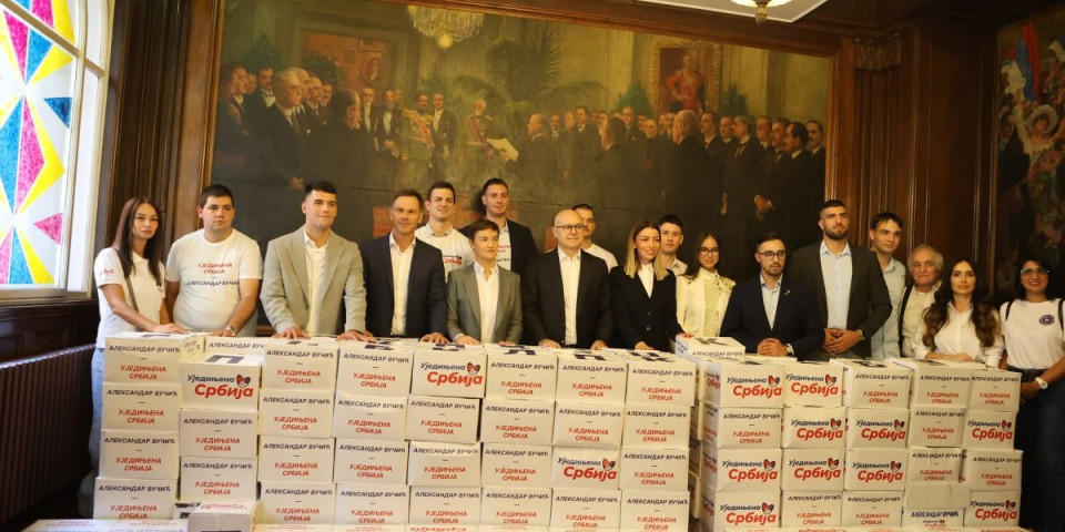 Predata lista "Aleksandar Vučić - Ujedinjena Srbija"! Miloš Vučević zahvalio svim građanima koji su dali potpis podrške (FOTO)