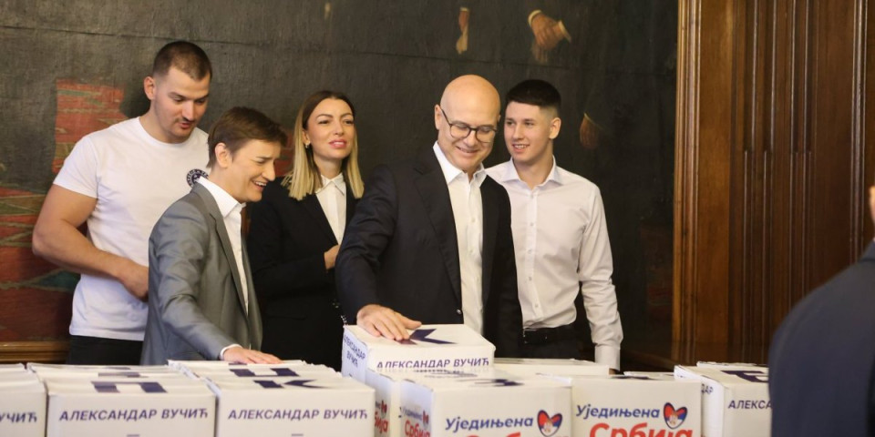 "Idemo na izbore da ih zgazimo": Odjeknula poruka nakon predaje liste SNS RIK-u - Đukanović: Sada je sve jasno