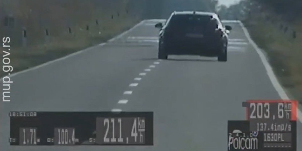 Bahata vožnja na srpkim putevima: Jedan jurio 185, drugi čak 211 na sat - Motociklista prikrivao tablice