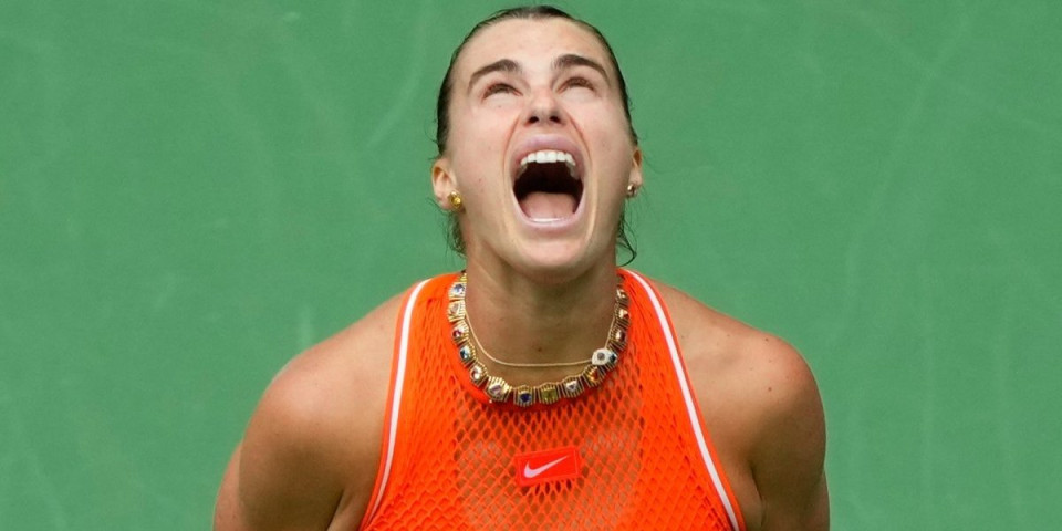 "Odje*i": Arina Sabalenka odlepila posle poraza, bes iskalila na kmermanu (VIDEO)