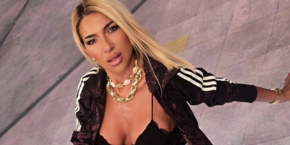 Jutarnja vruća gimnastika! Jovana Jeremić u čipki i trenerci razdrmala Srbe – Pritisak će vam ići na 200 sa 100, a nove dude bude iz mrtvih