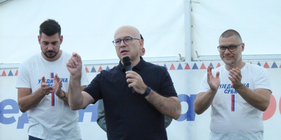 Slankamen usrao za Vučića! Miloš Vučević razbio tajkunske iluzije: "Ujedinjena Srbija" je odgovor na uličarski teror i blokade! (FOTO)