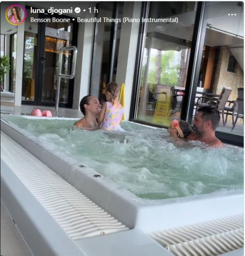 Zar pred decom? Luni i Marku popustile kočnice na porodičnom odmoru (FOTO/VIDEO)