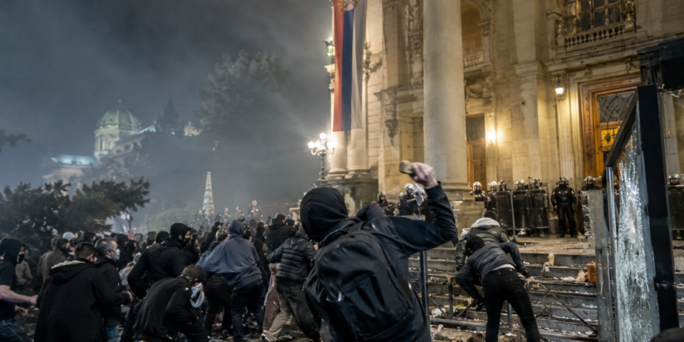 Skandal! Blokaderi toliko mrze sve srpsko da ni tri prsta neće da pokažu - Uverite se i sami (FOTO)