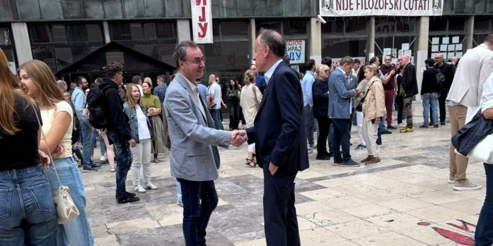 GOSI rastura! Očajnički potez lažnog rektora: Đokić preko Bakića pokušava da se dodvori blokaderima (FOTO)