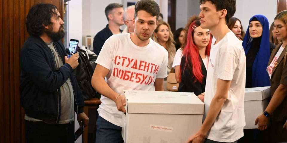 Blokaderi totalno pukli! Obećavali pola miliona, pa puzajući skupili jedva 75.000 posle tri dana