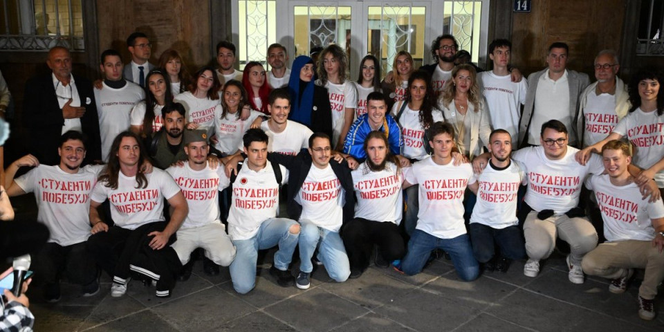 Ovo su imena na "studentskoj listi"! Preletači i bračna preduzeća - anonimusi, sisači budžeta i a na vrhu... (FOTO/VIDEO)