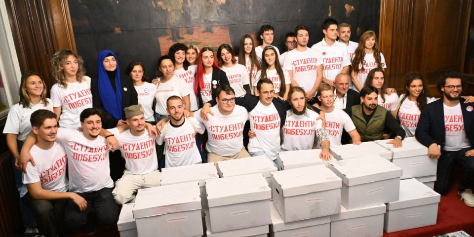 Maskirana žuta hobotnica! Veštačka inteligencija presudila blokaderima: Lista je LDP-DS-Zeleni-Nova levica