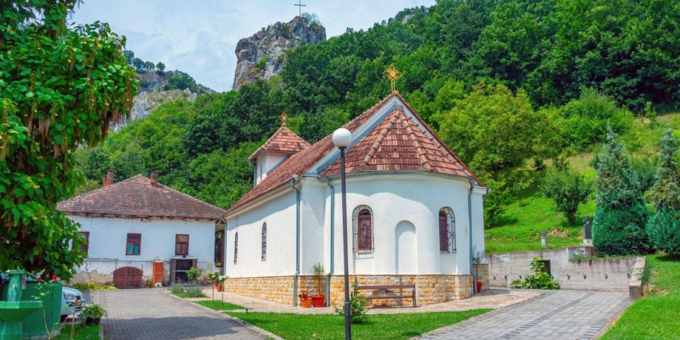 Porodice bez dece mole se pred ovom čudotvornom ikonom: Mnogi veruju da su upravo u ovoj svetinji pronašli nadu