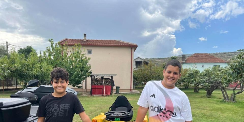Braća Dušan (14) i Đorđe (12) zaradili parice tokom leta i pogodite šta su kupili