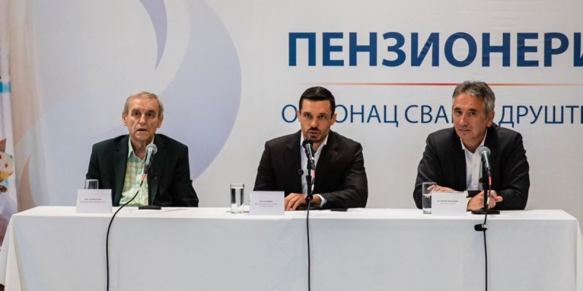 Tribine sa penzionerima u Vranju i Vladičinom Hanu