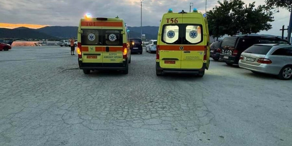 Drama u Grčkoj: Srbin bez svesti, borba za život nasred plaže