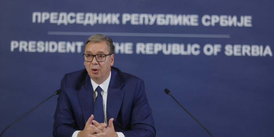 "Sve što je Vučić obećao, sve je ispunjeno!" Oglasile se predstavnice sindikata "Opstanak"  u Apoteci Beograd (VIDEO)