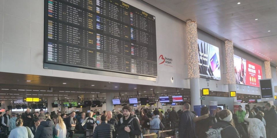 (VIDEO) Haos u Sankt Peterburgu! U prtljagu na aerodromu pronađeno nešto čudno, službe alarmirane momentalno