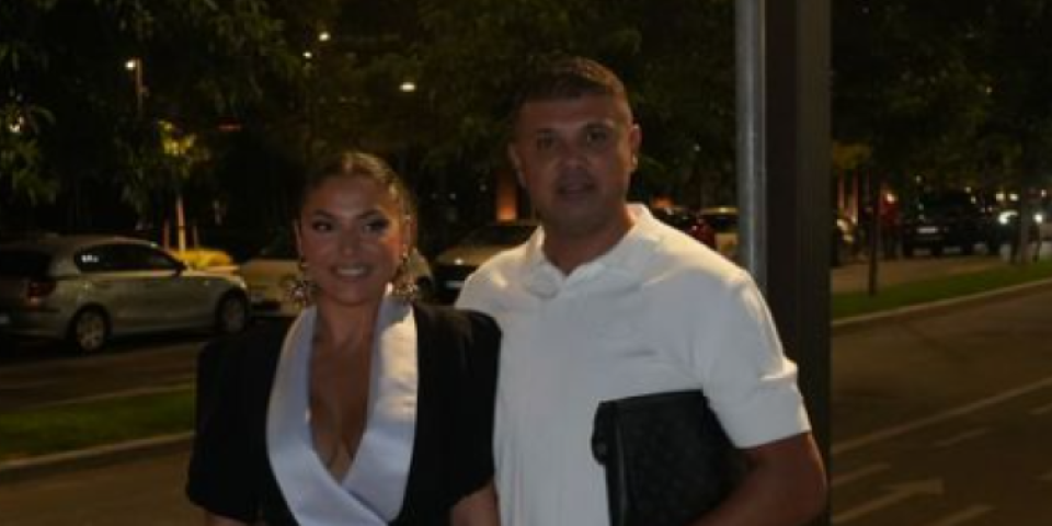 Uhvaćeni nakon tajnog venčanja - Pevačica prvi put u javnosti sa suprugom milionerom