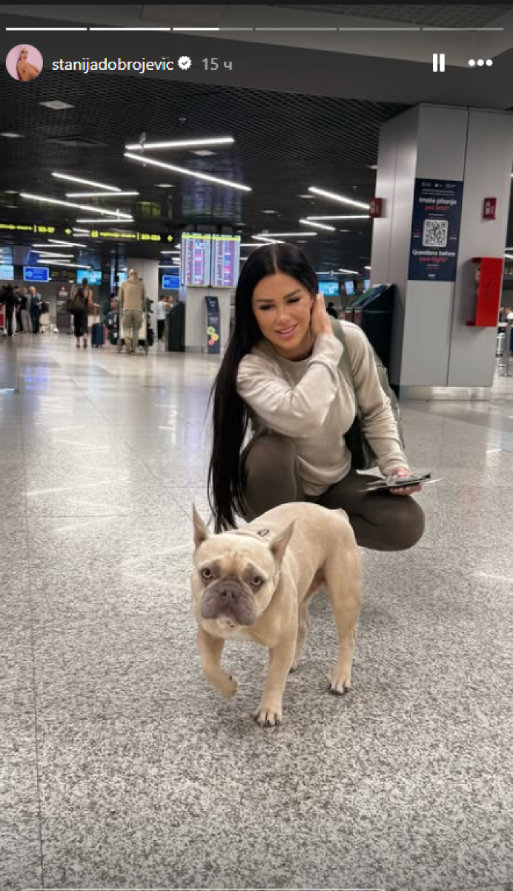 Sletela u Majami i odmah se skinula! Stanija mami uzdahe iz svog stana - Gaćice jedva pokrile intimu