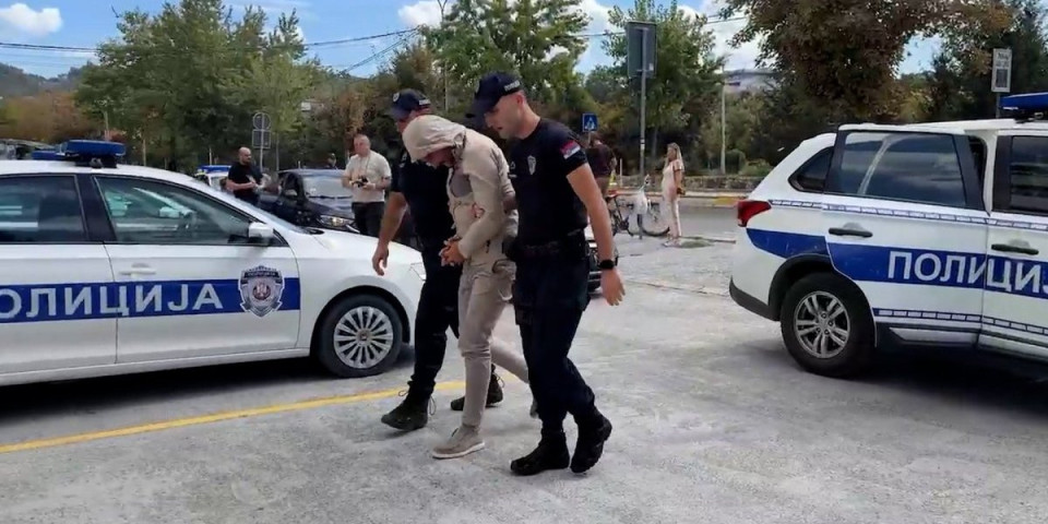 Držao strance u potpunom ropstvu, otimao im zarade i dokumenta: Uhapšen N. Š., žrtvama oduzimao hleb i slobodu! (FOTO/VIDEO)