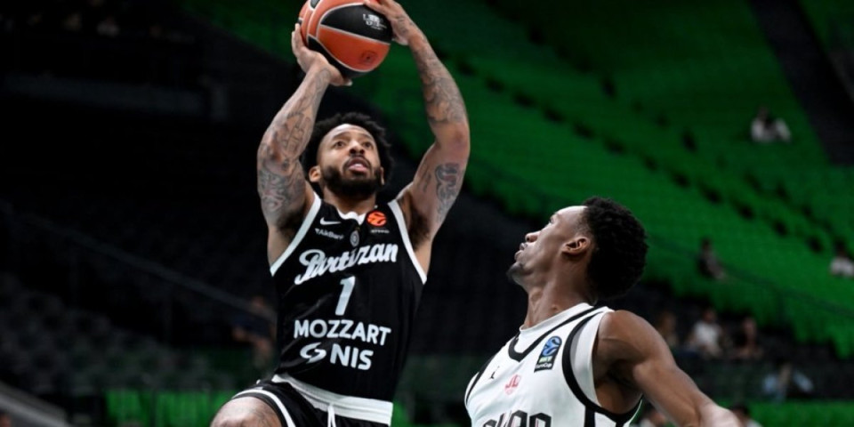 Crno-bela paljba u Atini: Partizan "stotkom" očitao lekciju Burgu pred povratak kući!