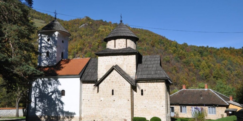 Ovo je najskrivenija srpska svetinja: Nevidljiva sa puta, čuvana kletvom i freskama sa Svete Gore