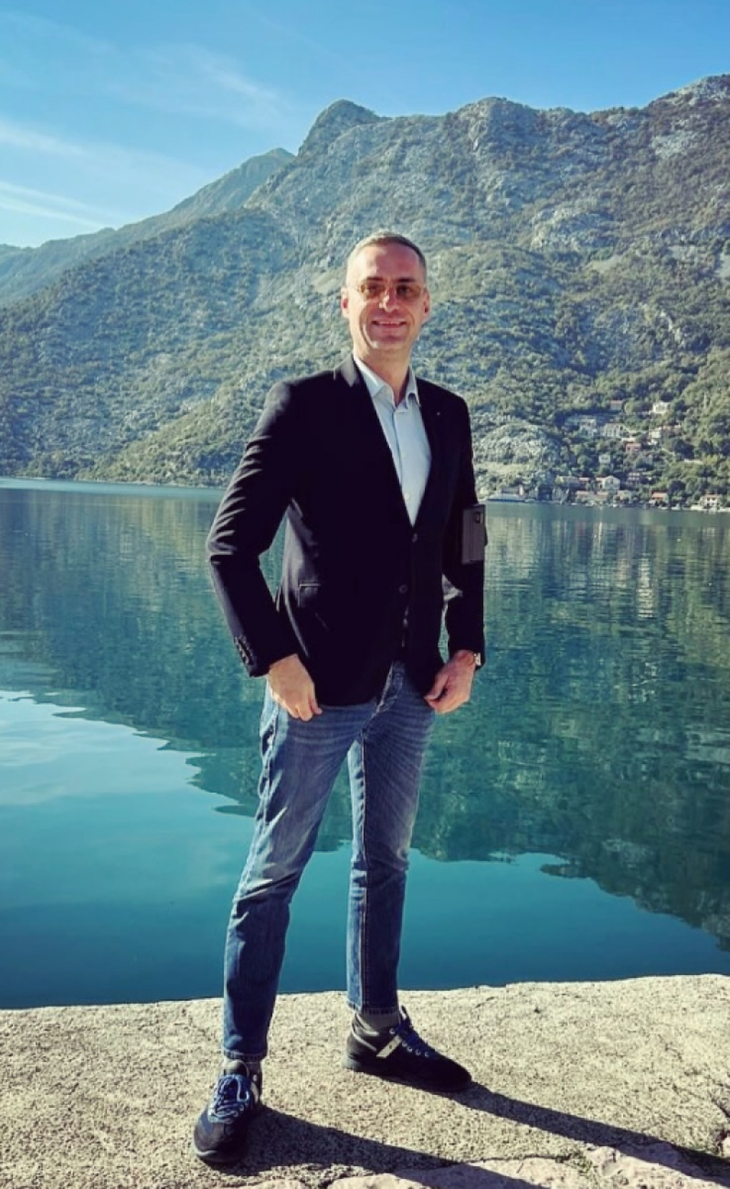 Razveo se bivši političar! Zvanično stavio tačku na brak - Objava o rastanku digla sve na noge