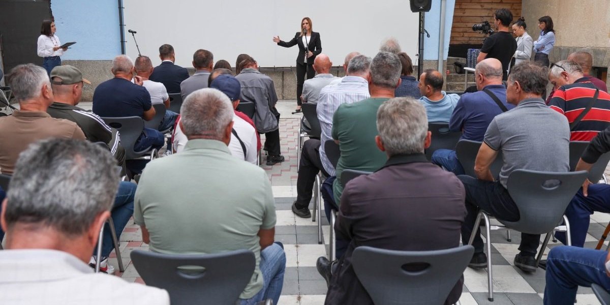 Milica Đurđević Stamenkovski u Bosilegradu uručila  boračke spomenice