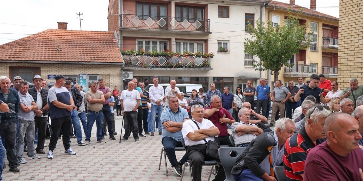 Milica Đurđević Stamenkovski u Bosilegradu uručila  boračke spomenice