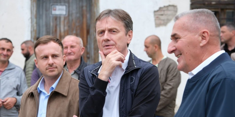 "Nama su podjednako važni svi ljudi" - Glišić u Bajinoj Bašti: Mi vam nudimo rad, rezultate i sigurnu budućnost za našu decu (FOTO)