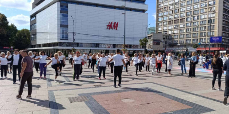 Niš bez mašina: Odbojka na ulici, vežbali i penzioneri (VIDEO)