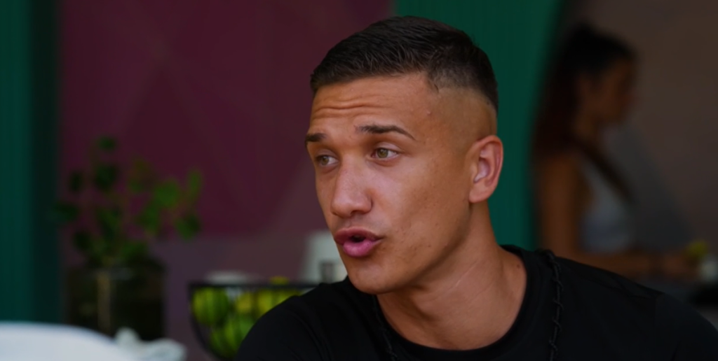 "Sam će spakovati kofere i otići" Veljko opleo po Mensuru - Njegovo ponašanje izazvalo haos u timu