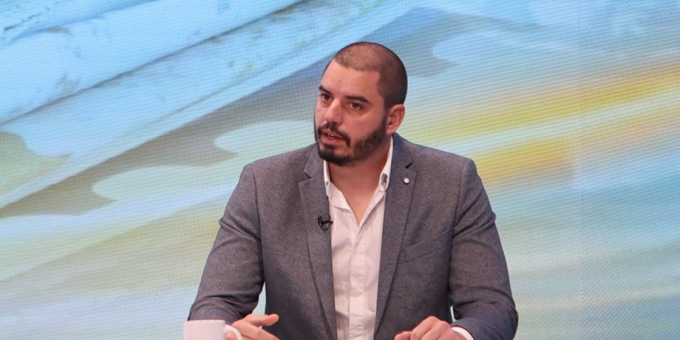 Vukša Dragović raskrinkao blokadersku listu! Iza svega stoji NVO Hidra, Rokfelerove pare i sumnjivi likovi sa optužnica (VIDEO)