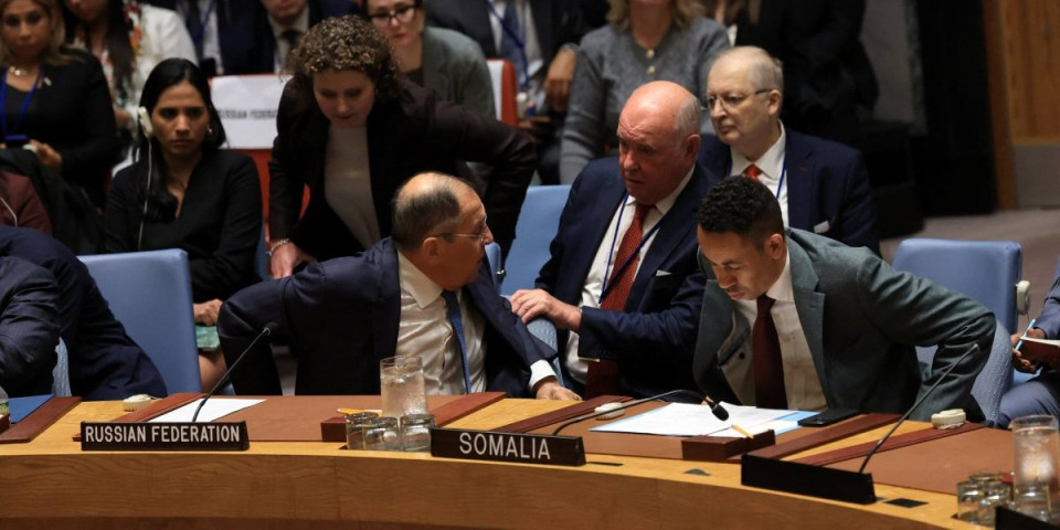 (VIDEO) "Reci svom šefu da..." Lavrov u nevercici šta poručuju: Nastao opšti haos na sednici
