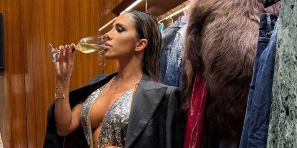 Sandra Afrika ušla u VIP društvo! Svetski moćnici je zvali na žurku zatvorenog tipa - Informer došao do fotografija