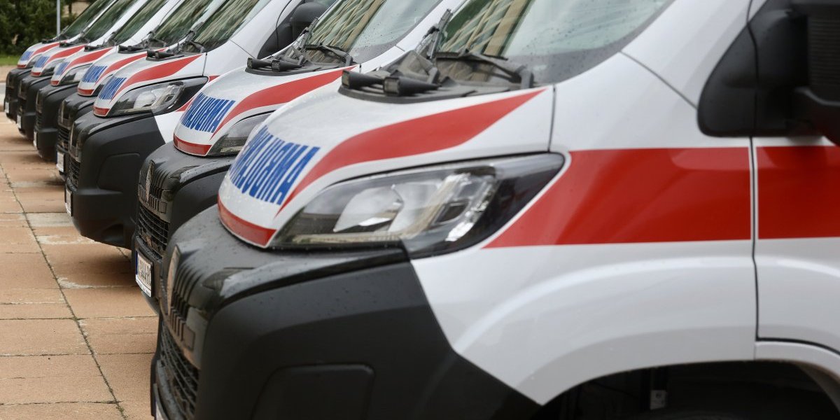 Zlatibor Lončar uručio 20 saniteta predstavnicima zdravstvenih ustanova u Srbiji