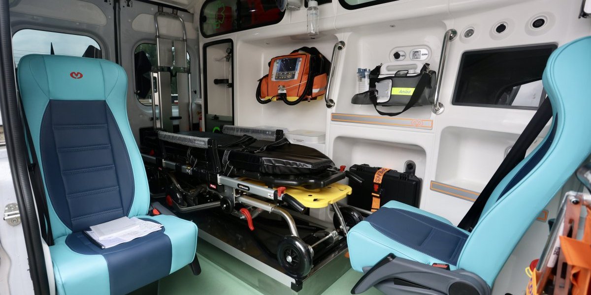Zlatibor Lončar uručio 20 saniteta predstavnicima zdravstvenih ustanova u Srbiji
